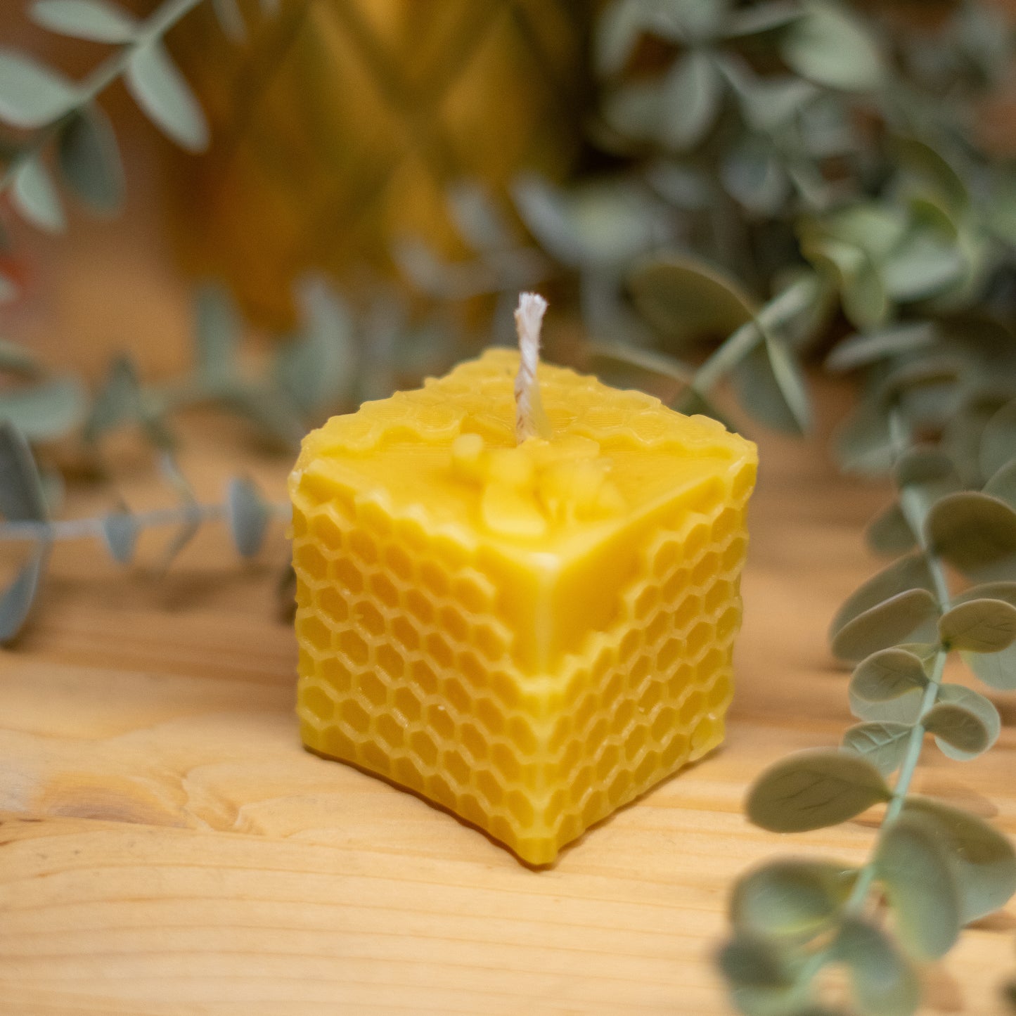 Bougie artisanale en cire d'abeille - Modèle "Ruche"