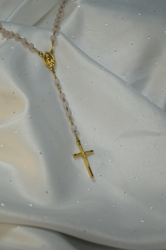 Chapelet grains Quartz Rose chaine dorée et croix avec Christ