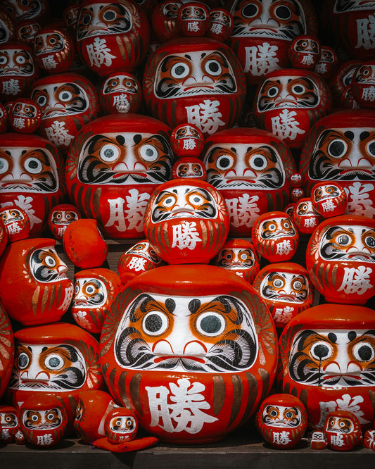 Daruma : signification, origine et rituel de ce porte-bonheur japonais