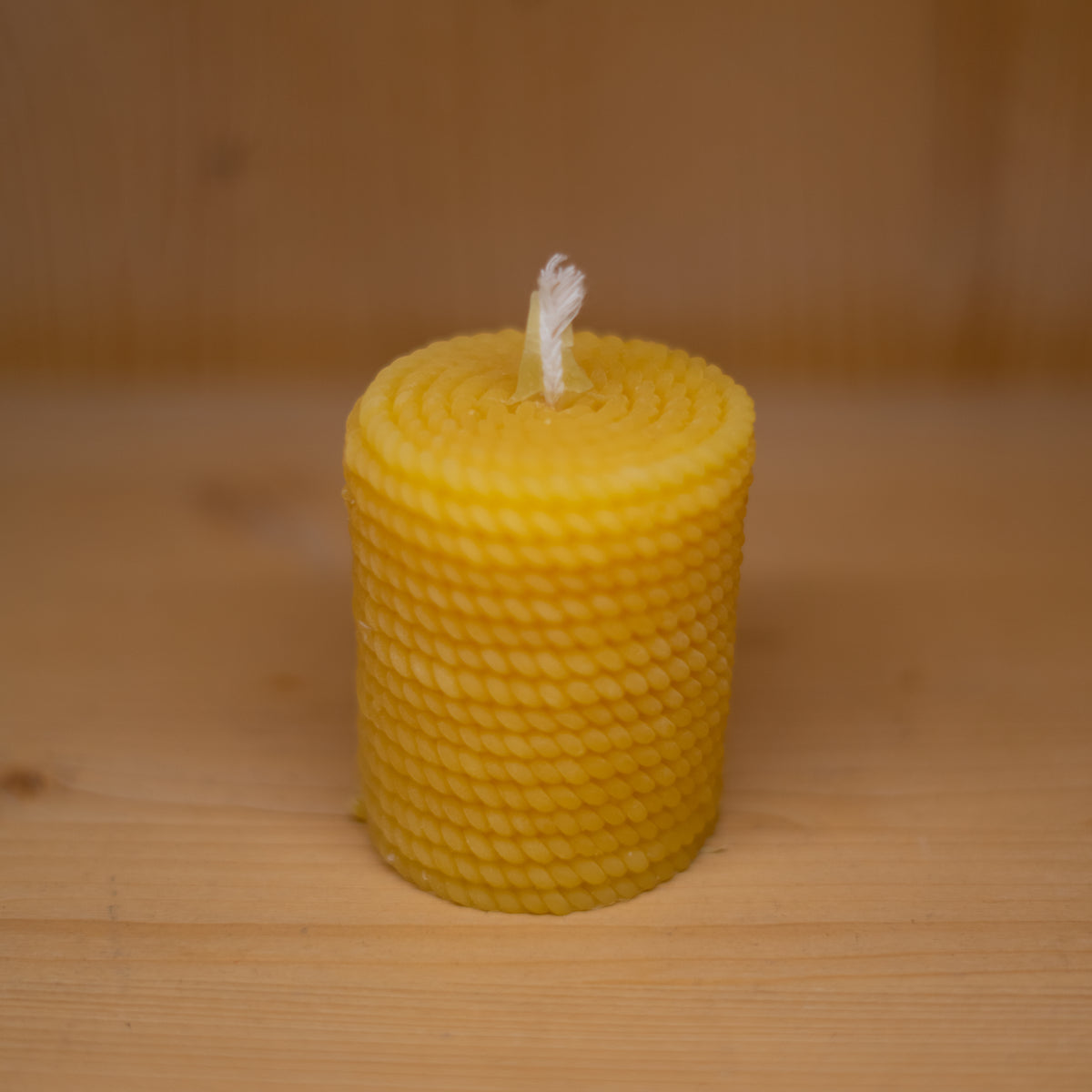 Bougie artisanale en cire d'abeille - modèle "Torsade"