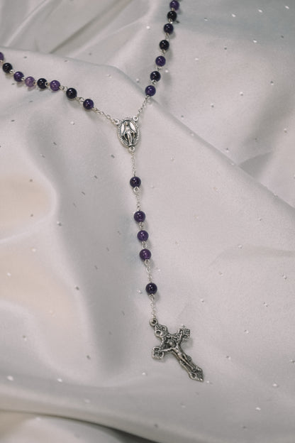 Chapelet Améthyste - chaine argentée et croix avec Christ