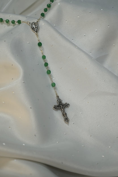Chapelet en Aventurine - Chaine argentée et croix avec Christ