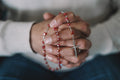 Chapelet perles facettées – chaîne argentée, croix avec Christ